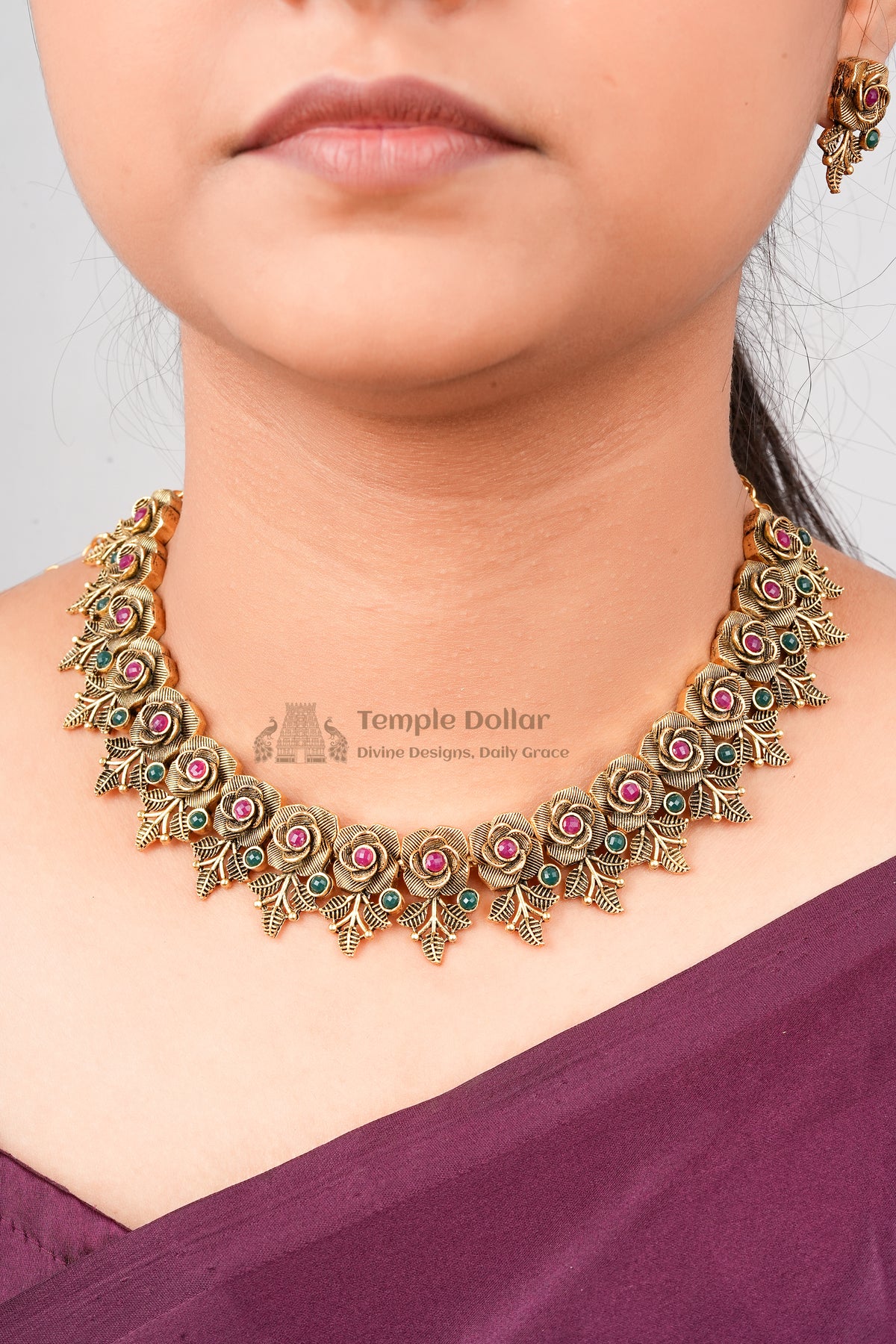 Rose Garden Antique Kemp Necklace