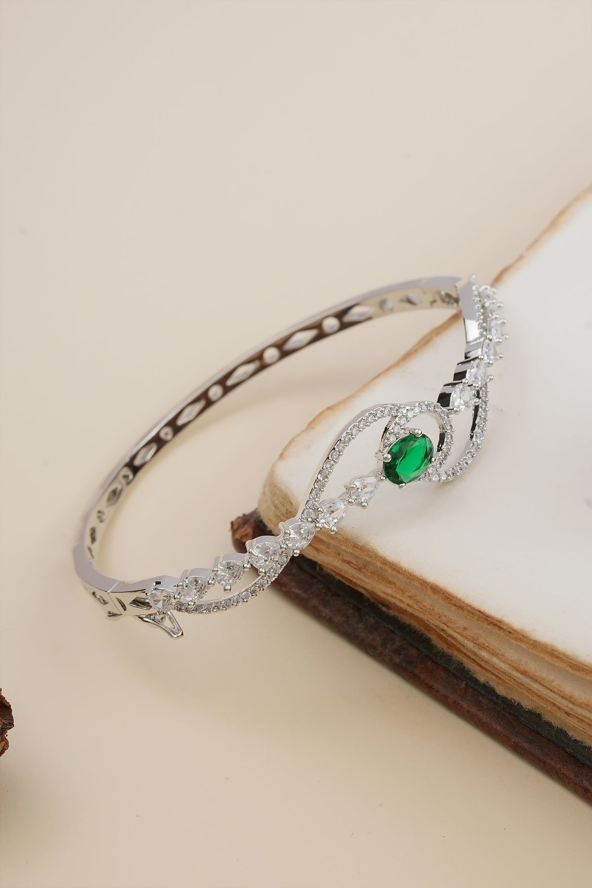 Rhodium-Plated Emerald Green Stone Wave Bracelet