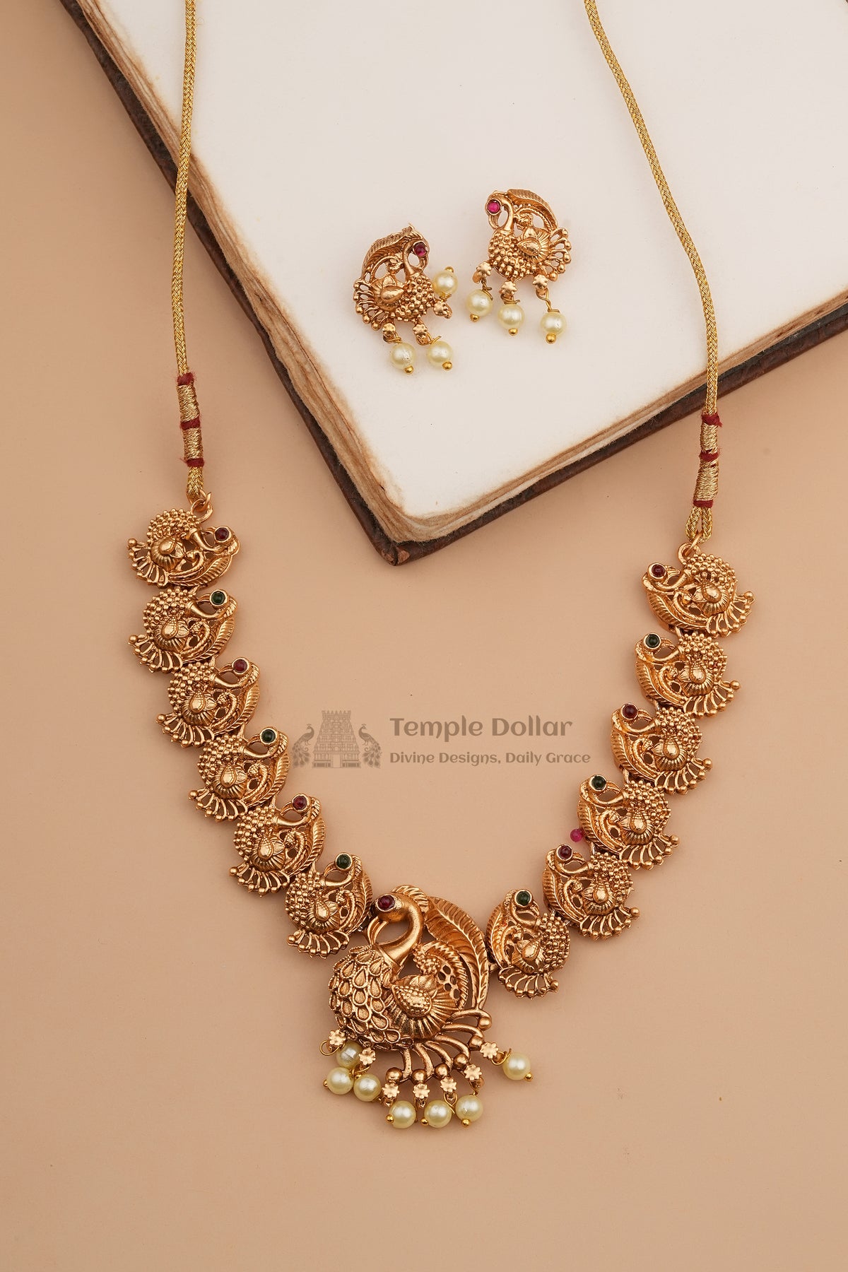 Peacock Pearl Antique Gold Set