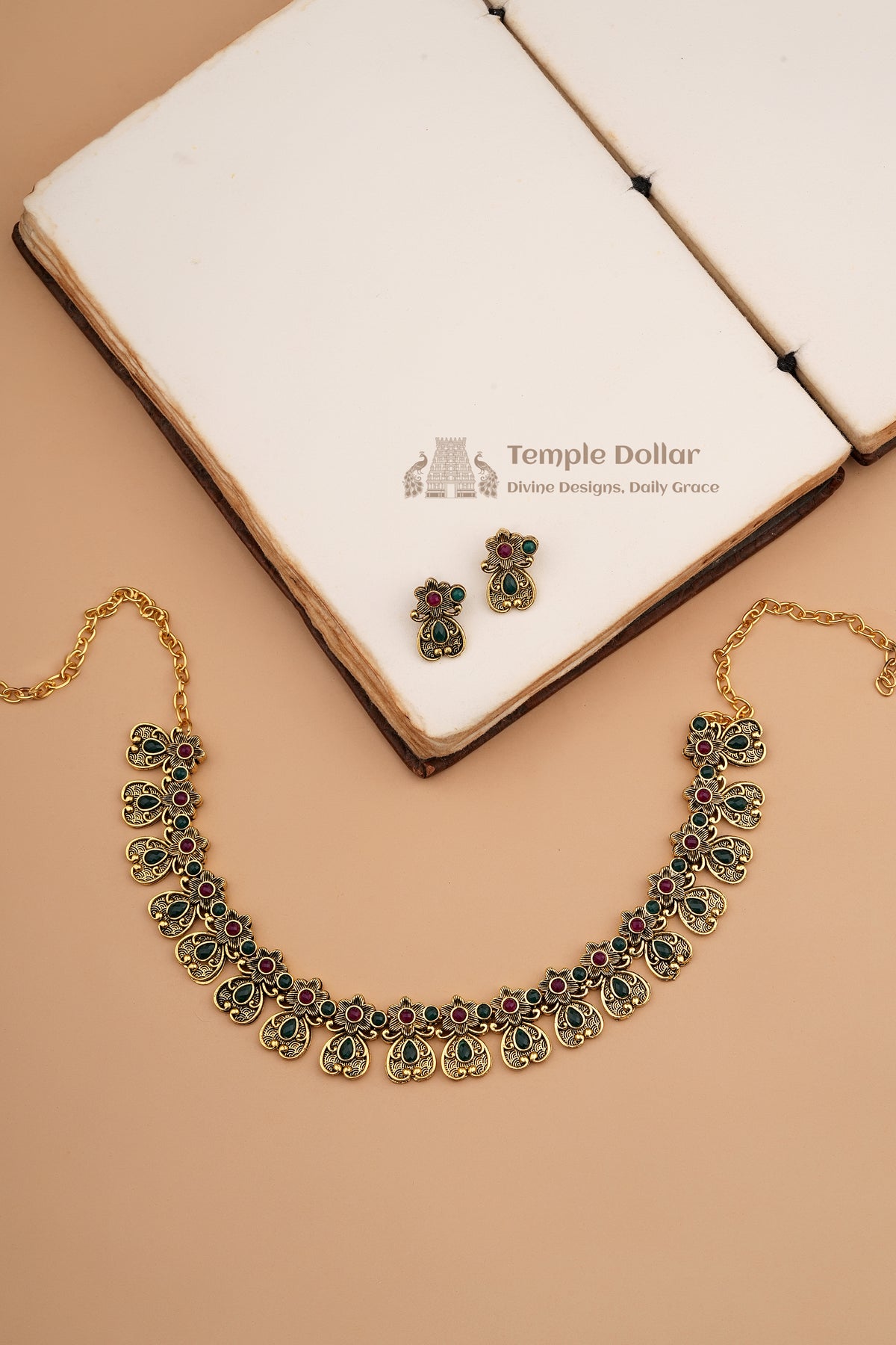 Antique Motif Kemp Necklace & Earring Set