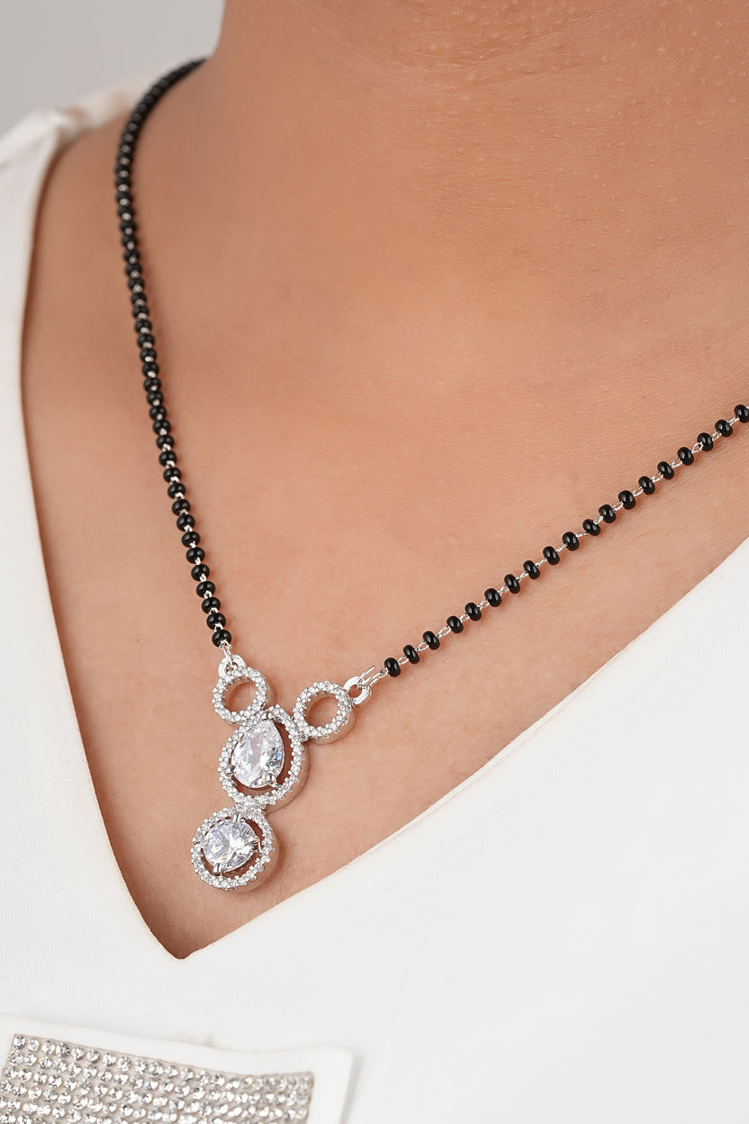 Geometric Radiance Mangalsutra - detail view