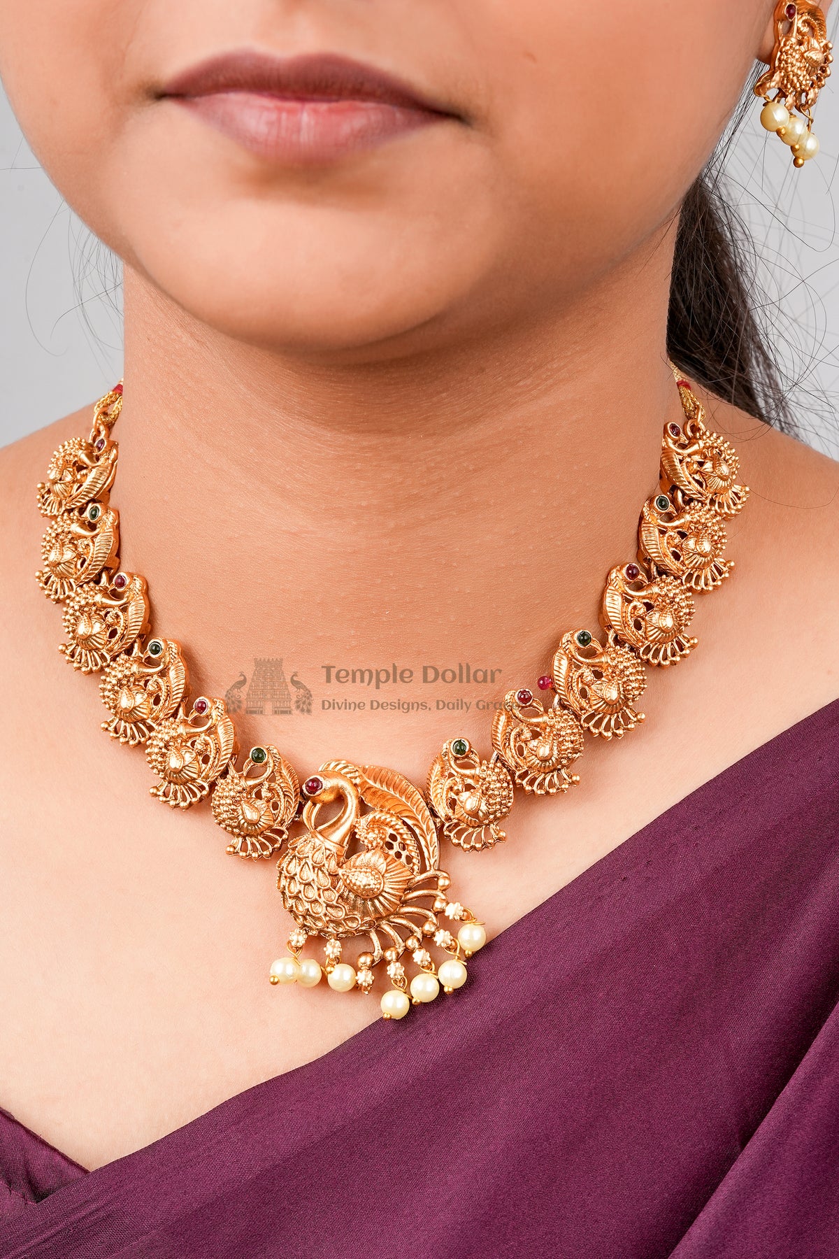 Peacock Pearl Antique Gold Set