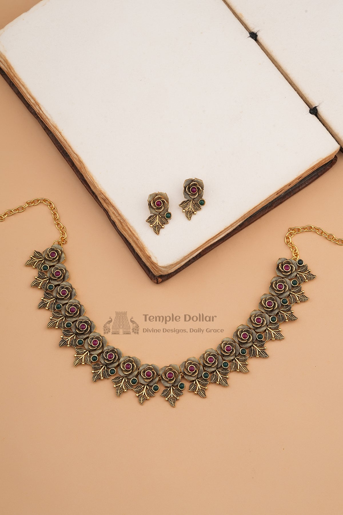 Rose Garden Antique Kemp Necklace
