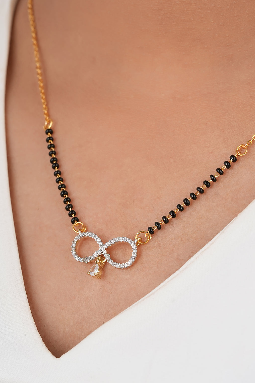 Infinity Sparkle Mangalsutra - detail view