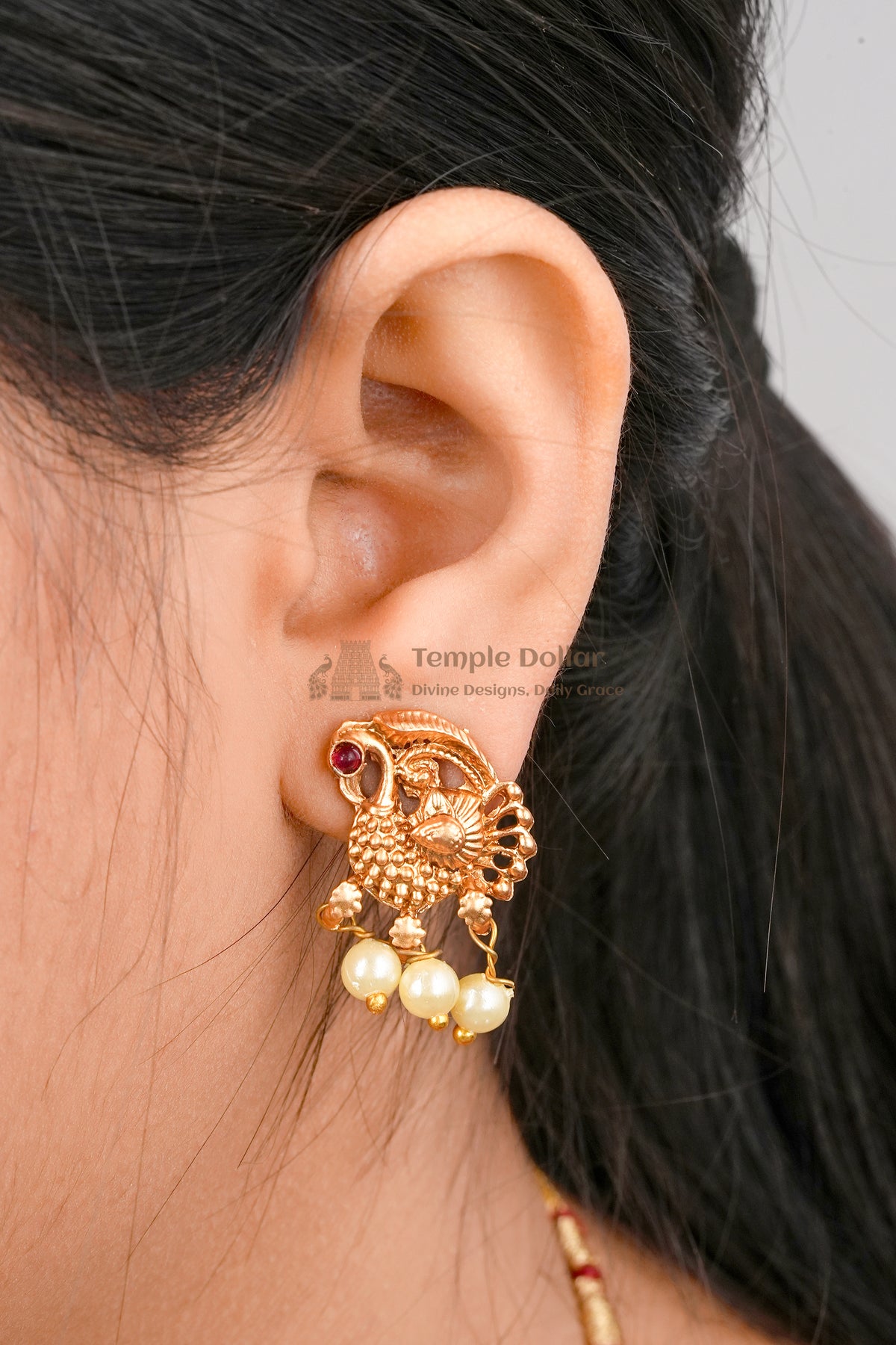 Peacock Pearl Antique Gold Set