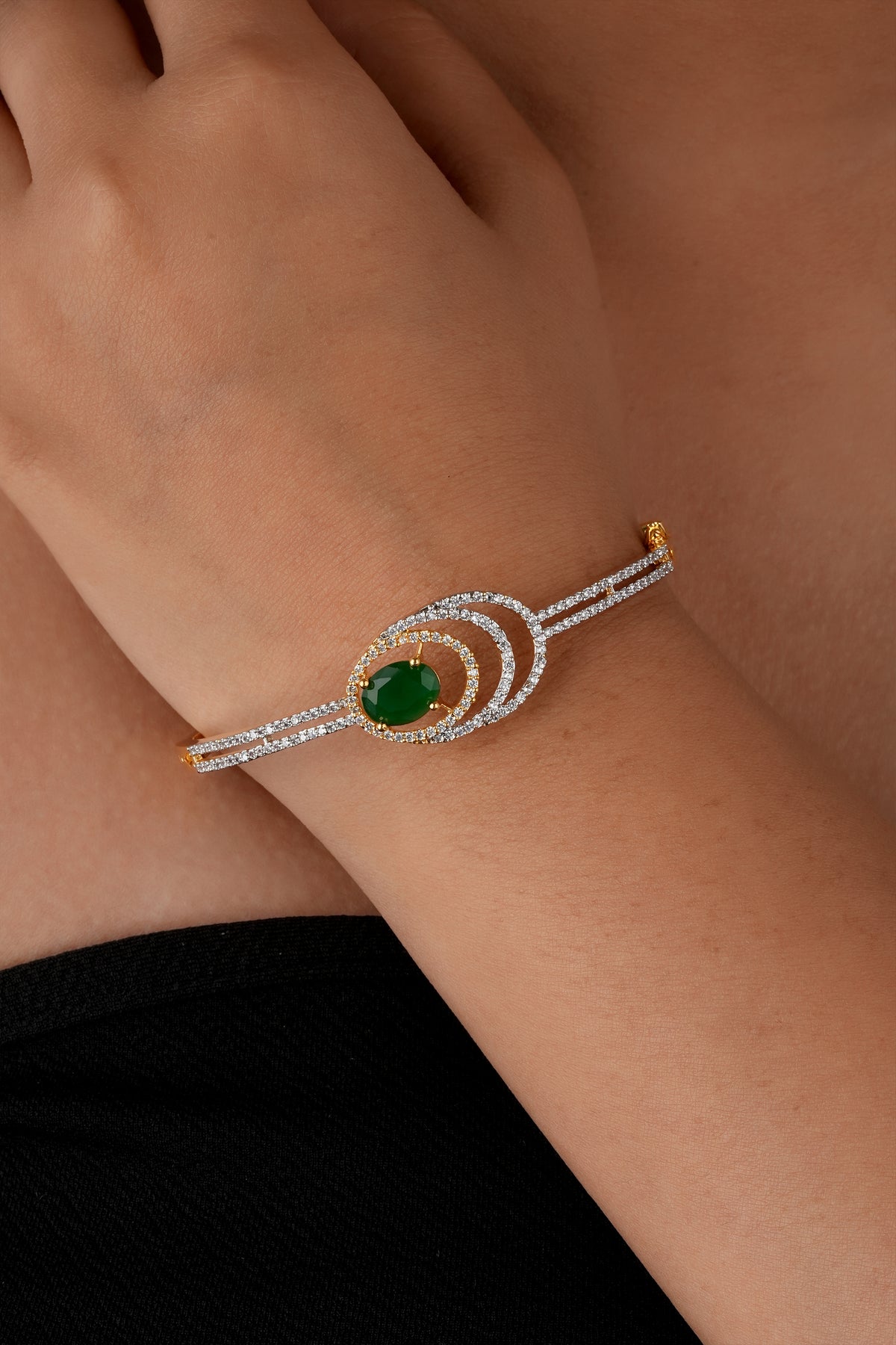 Emerald Stone Gold Kada Bracelet