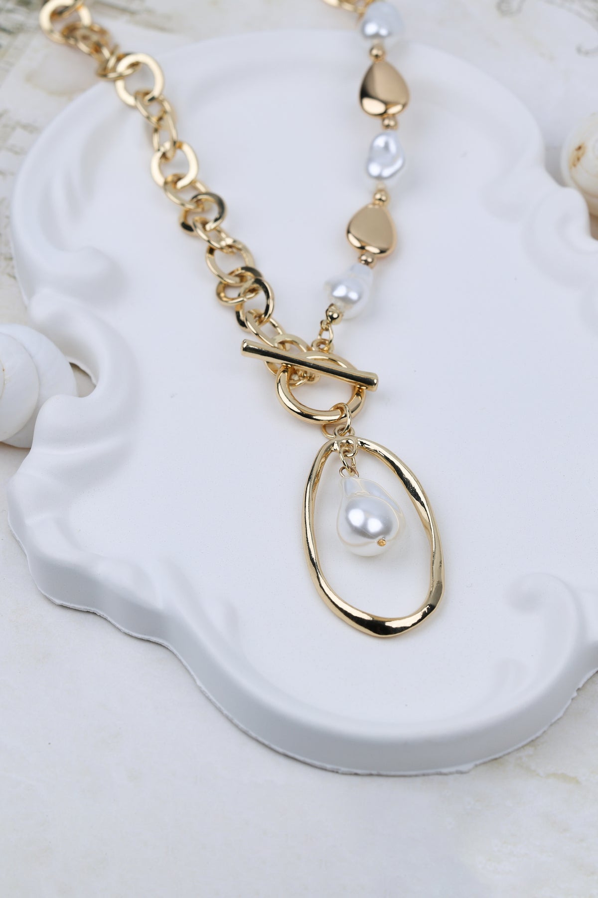 Baroque Pearl Toggle Necklace