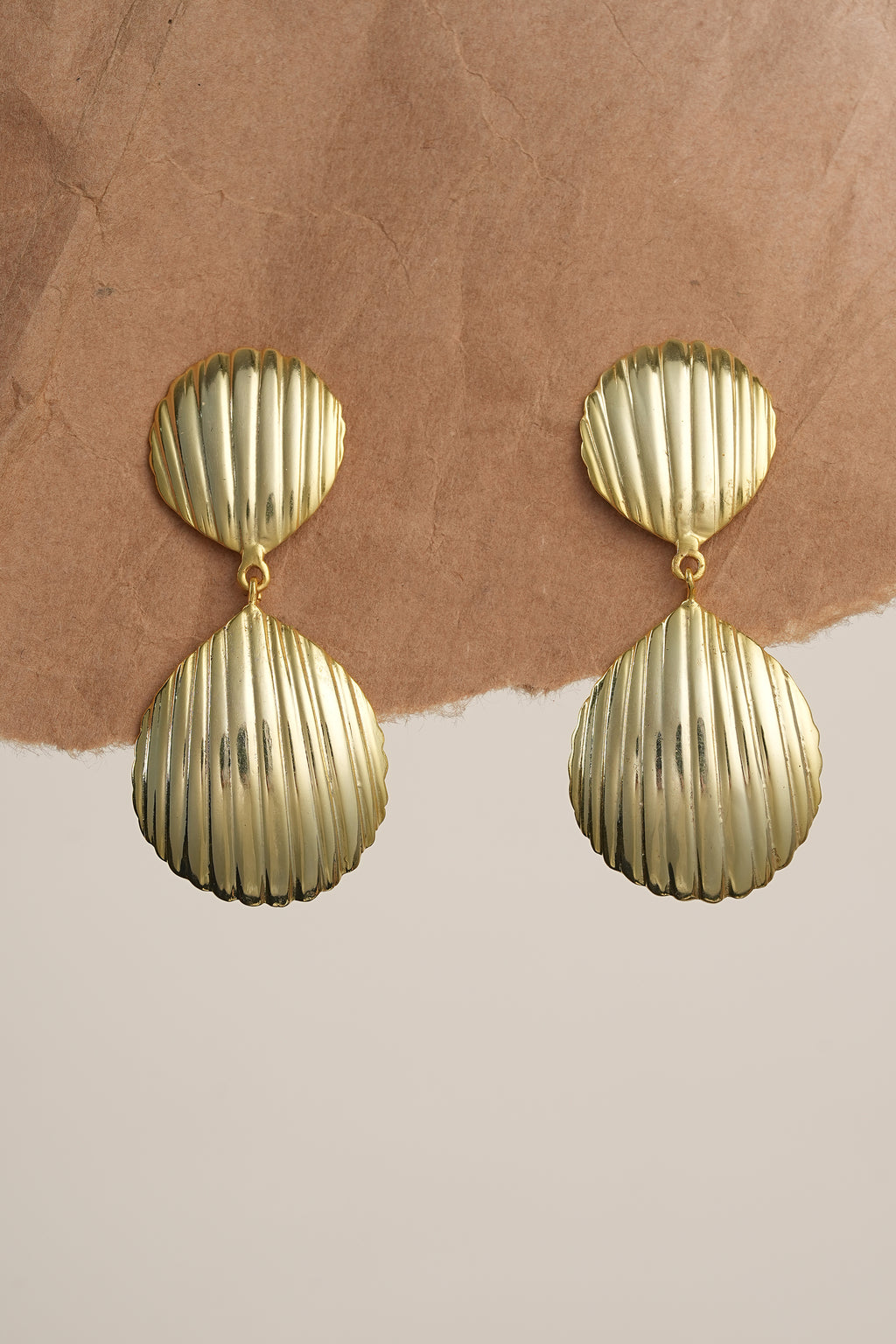 Shell-shaped Drop Earrings