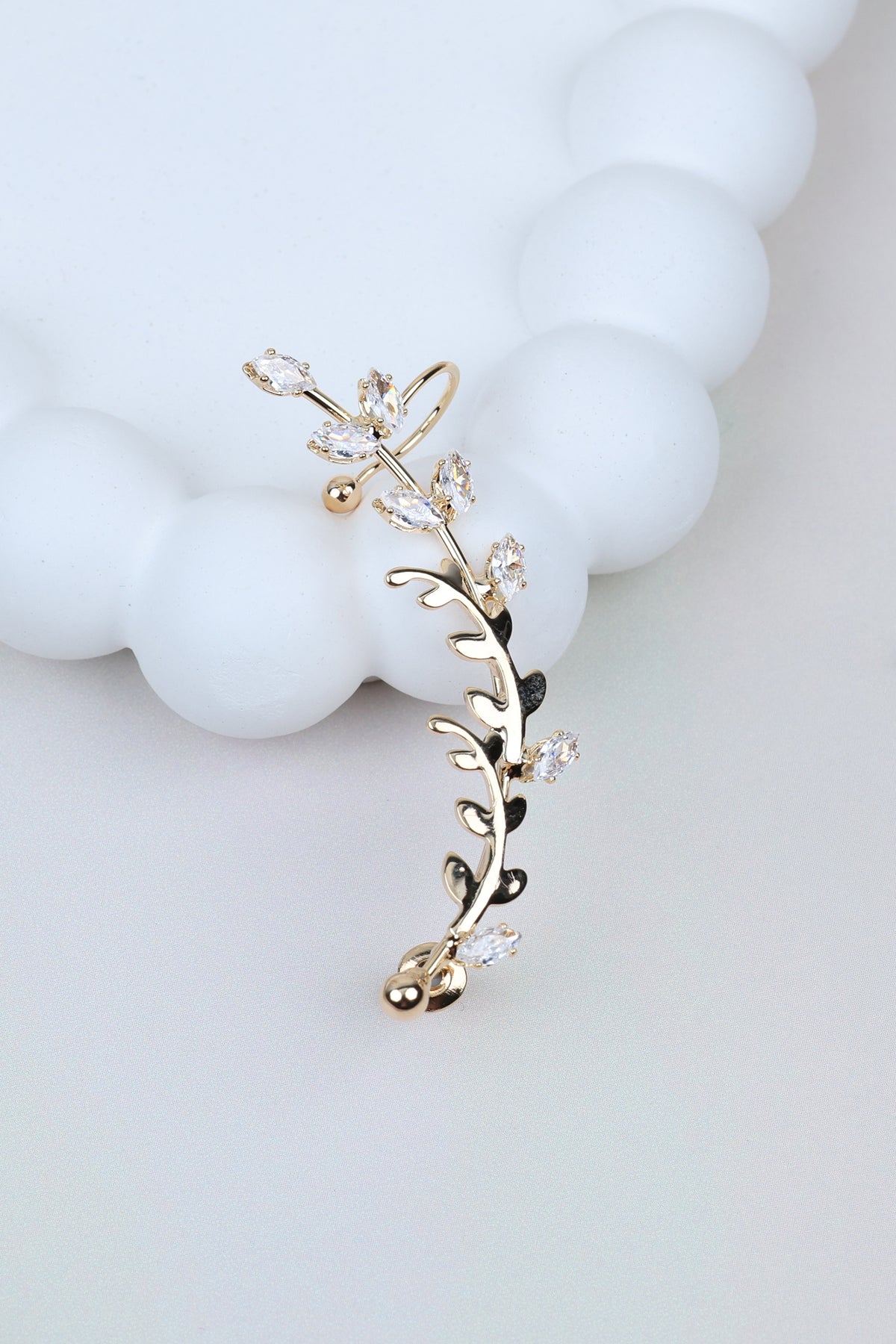 Sparkling Crystal Leaf Ear Cuff - Gold-plated Dainty Crawler Earring
