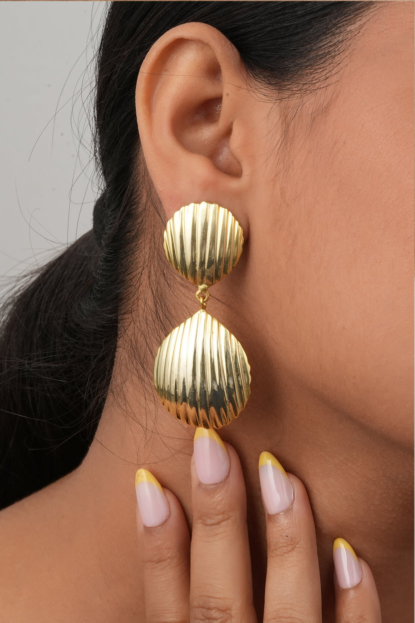 Shell-shaped Drop Earrings