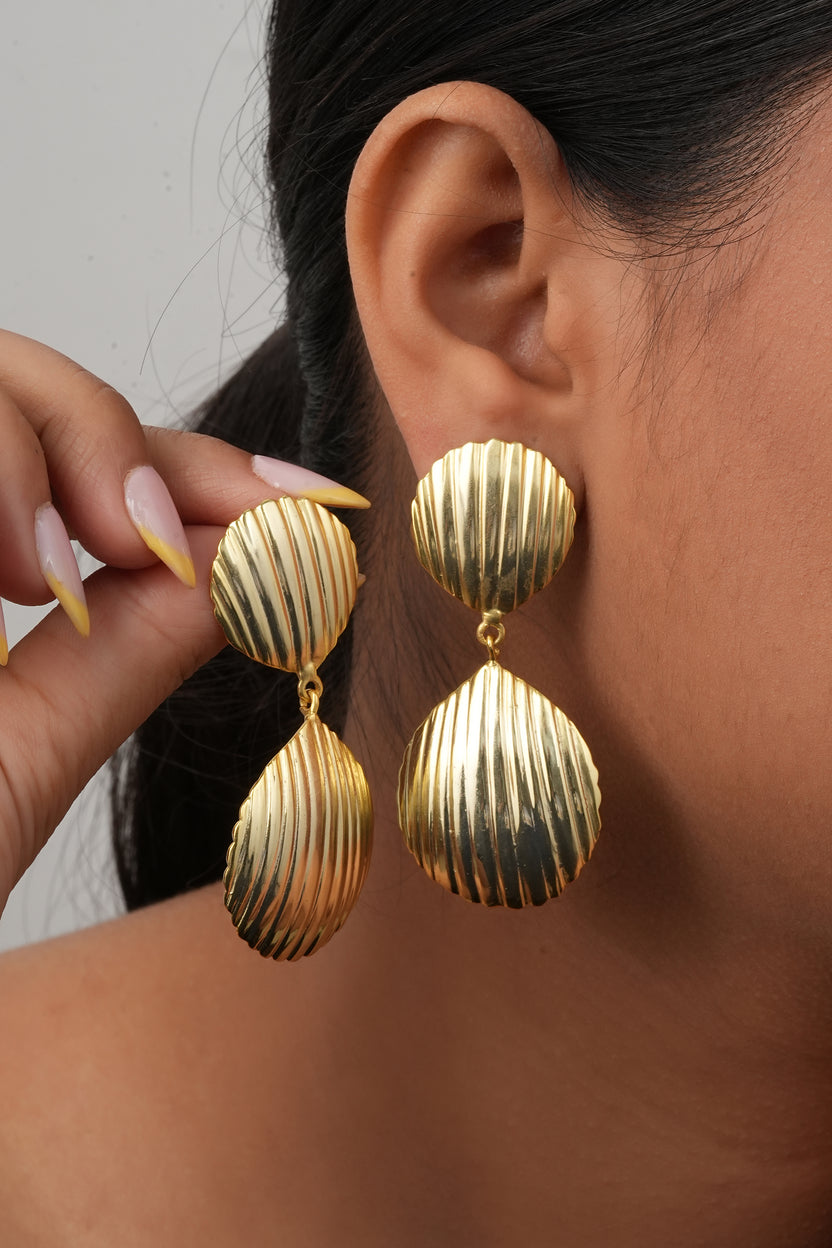 Shell-shaped Drop Earrings