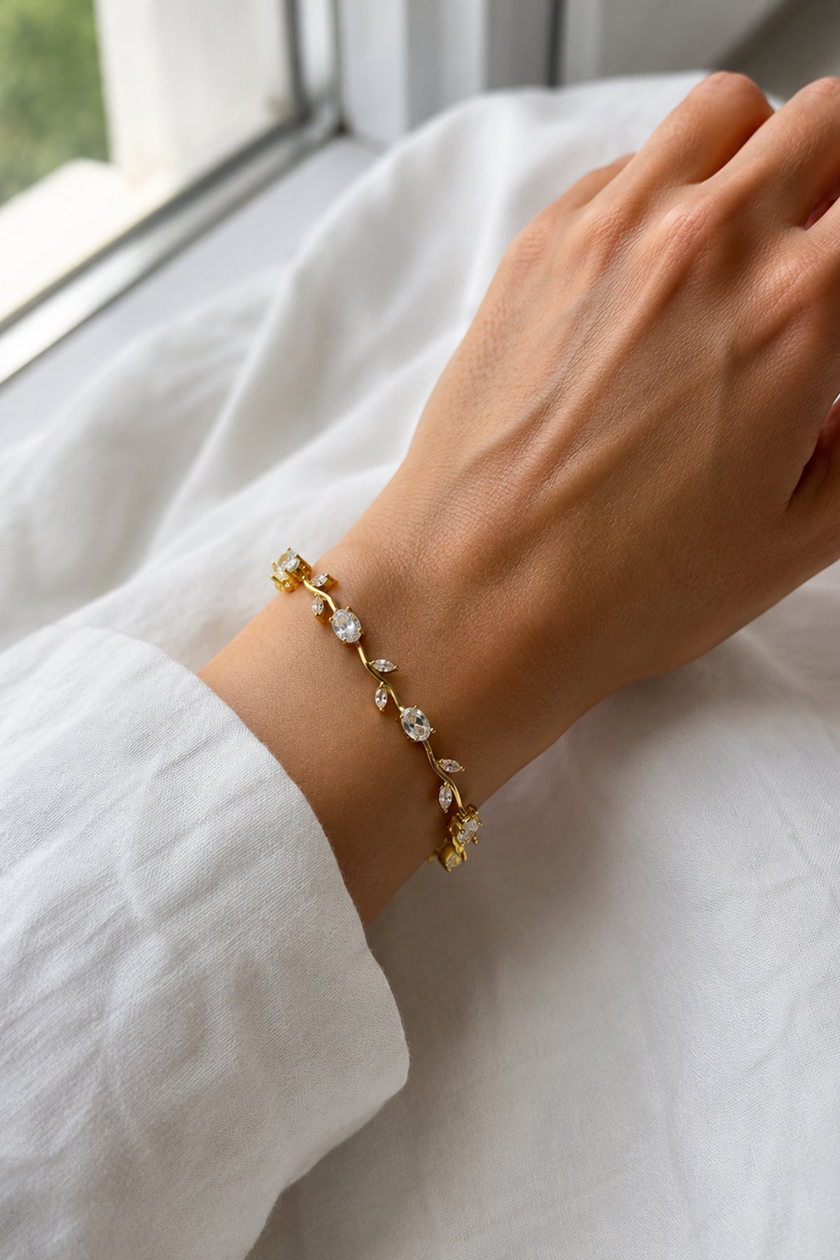 White Crystal Tulip Vine Bracelet for Brides & Weddings,Anti Tarnish Gold Plated Stainless Steel CZ Bangle for Wom