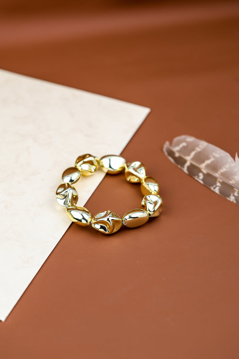Gold Sculptural Pebble Bracelate