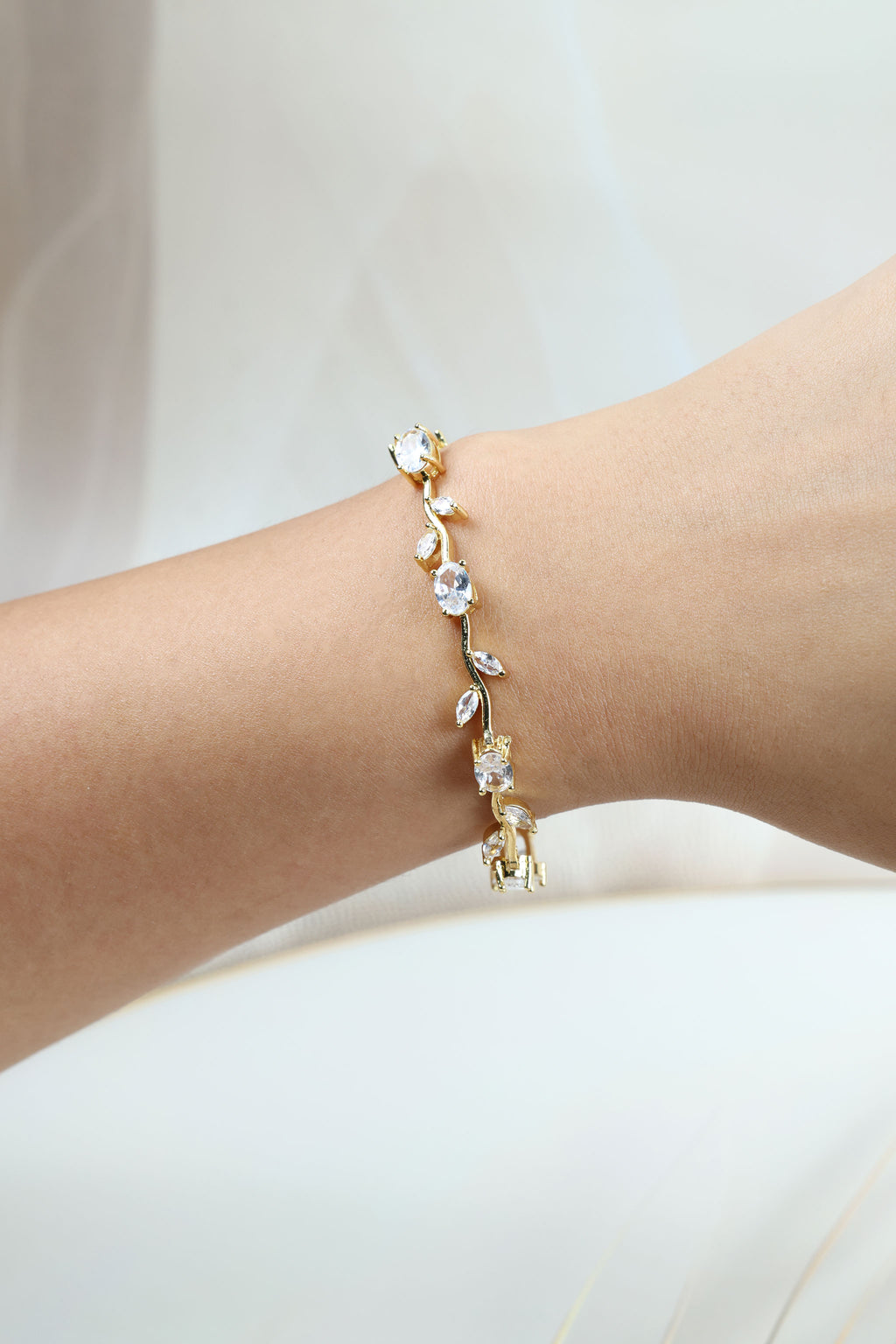 White Crystal Tulip Vine Bracelet for Brides & Weddings,Anti Tarnish Gold Plated Stainless Steel CZ Bangle for Wom