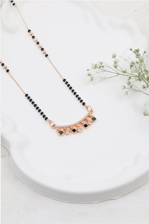 Rose-Toned Alternating Black and White Stone Fringe Mangalsutra - detail view