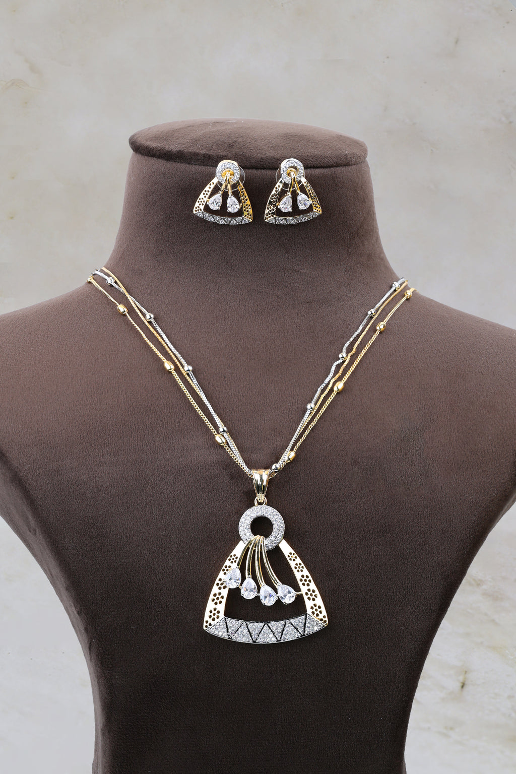 Royal American Diamond Pendant Set