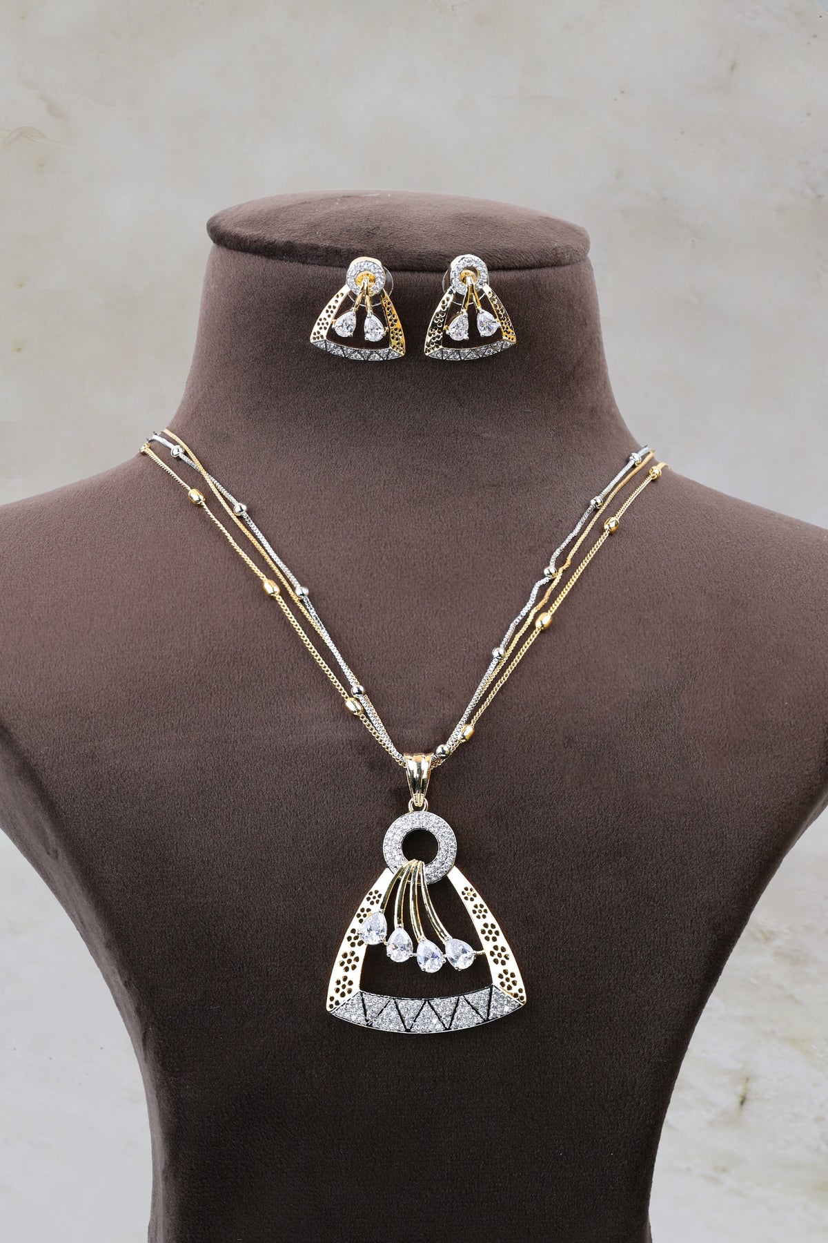 Royal American Diamond Pendant Set