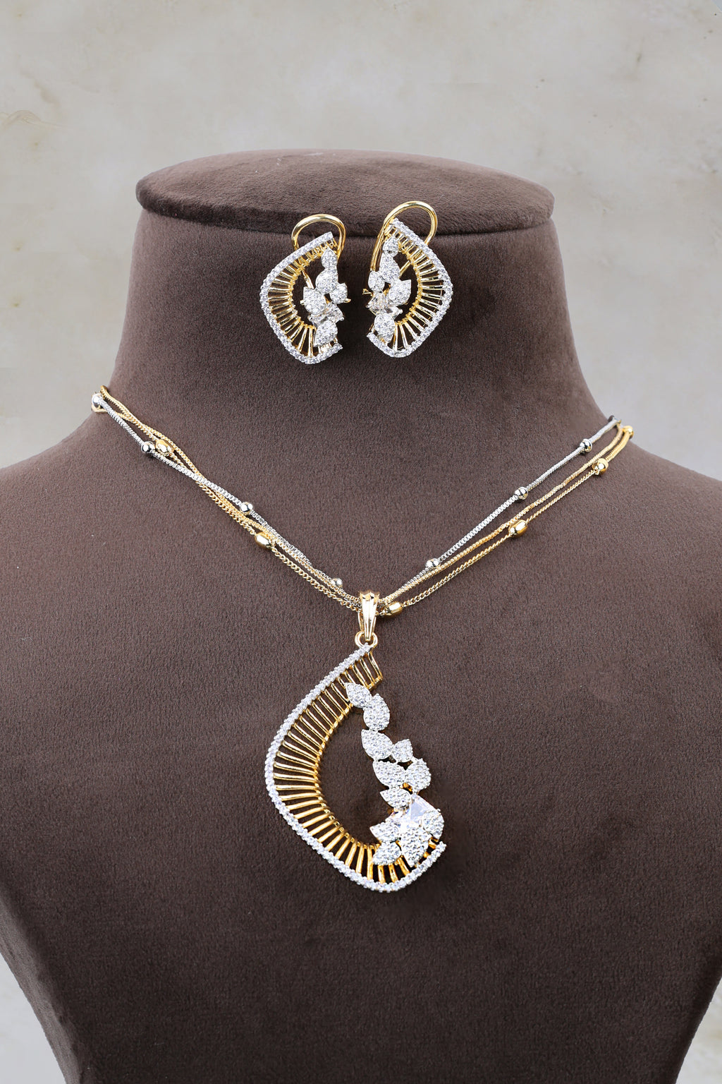 Luxury Crescent Cz Pendant Set for Women