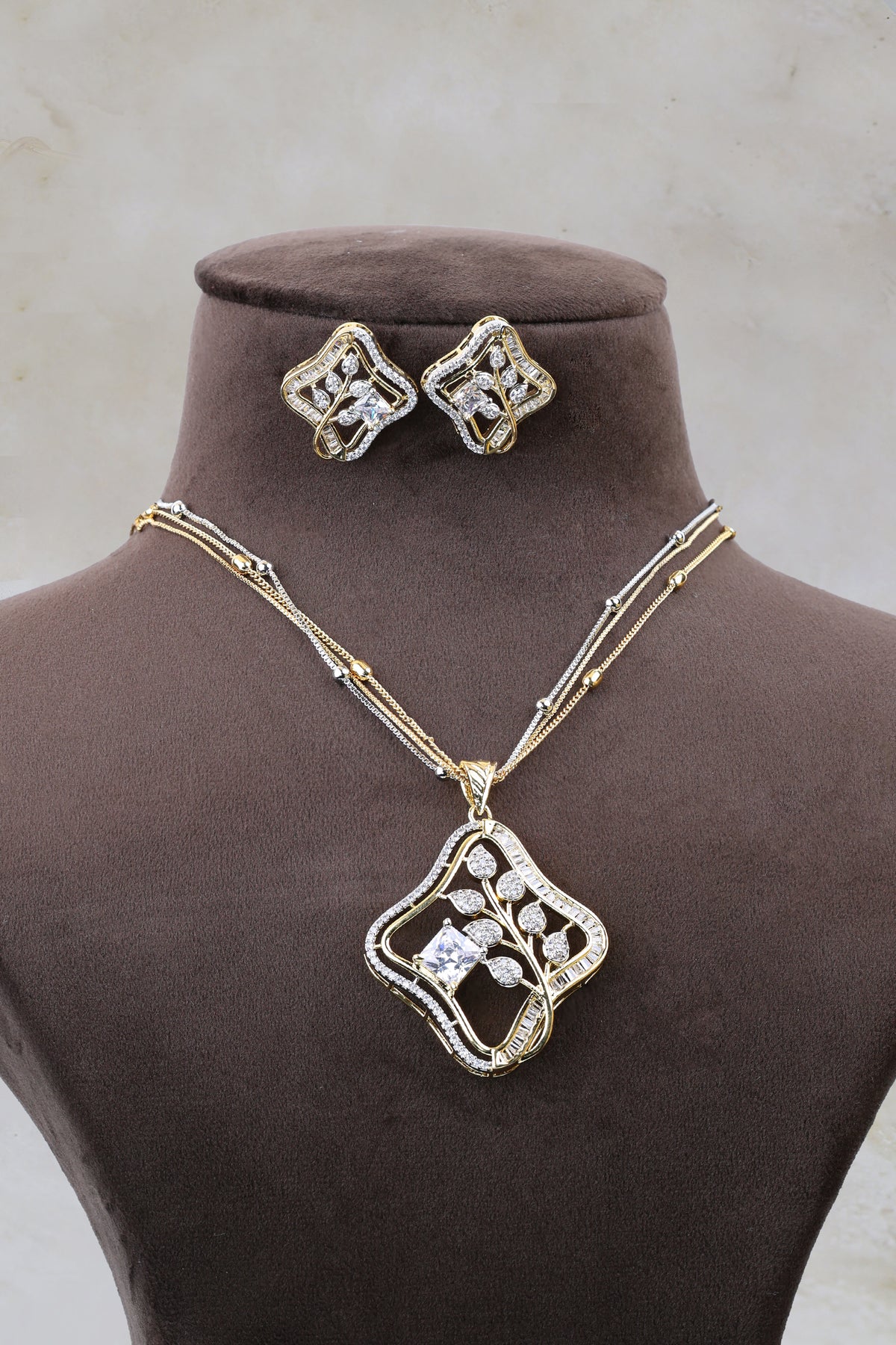 Square N Curves Pendant