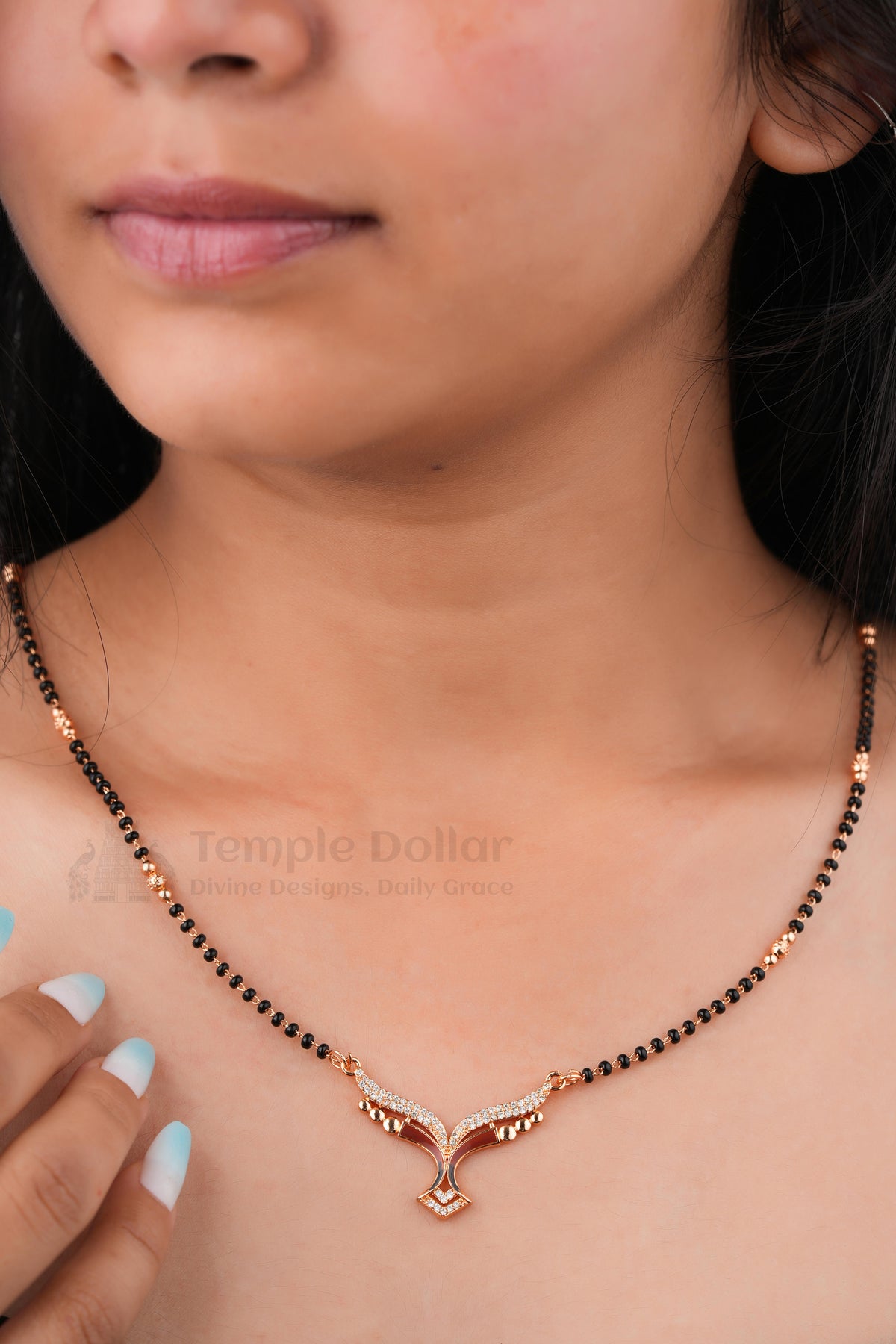 Royal V Maroon Sparkle Mangalsutra - ornate black-bead detail view