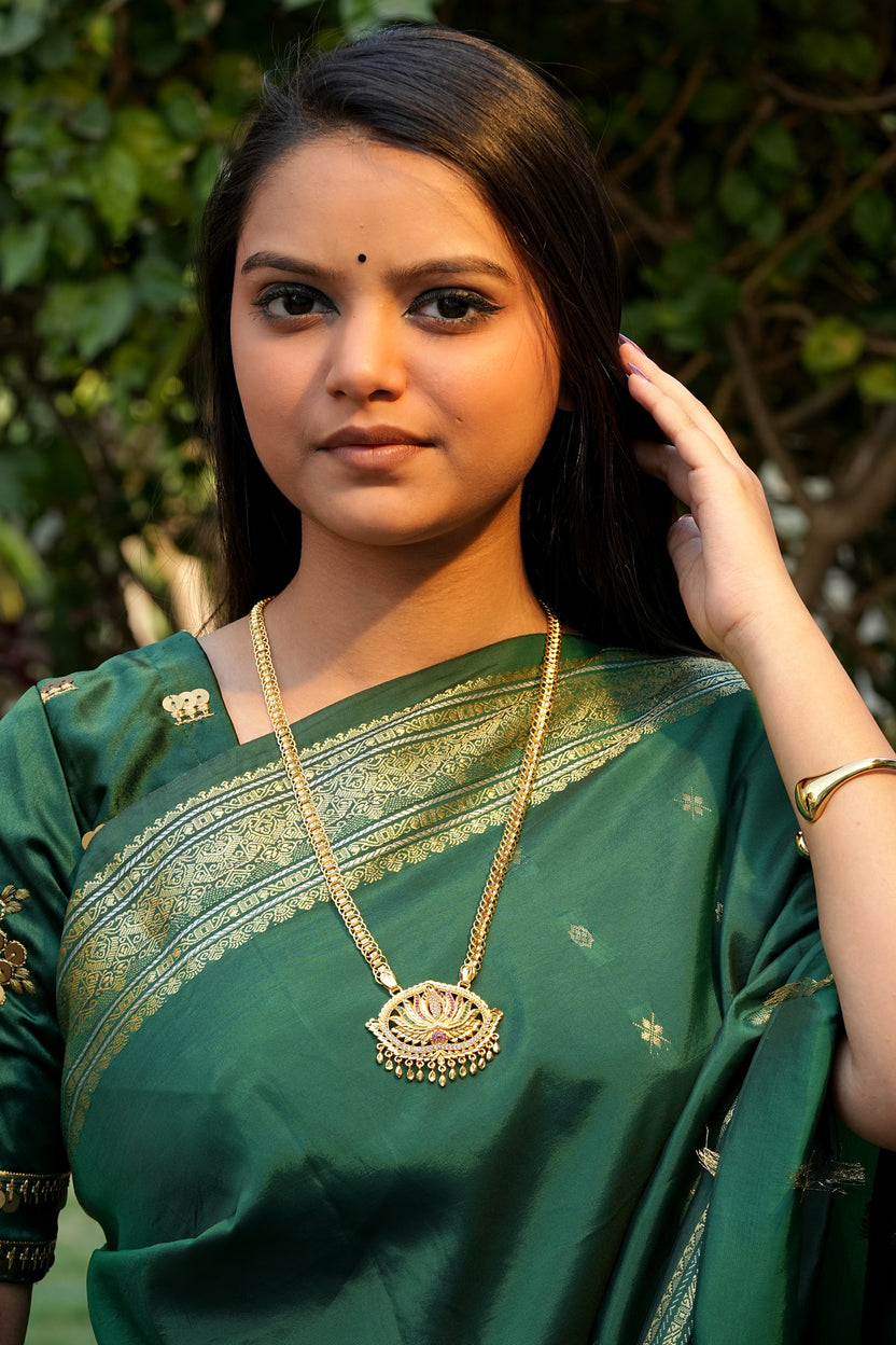 Oval Lotus Pendant with Mugappu Chain