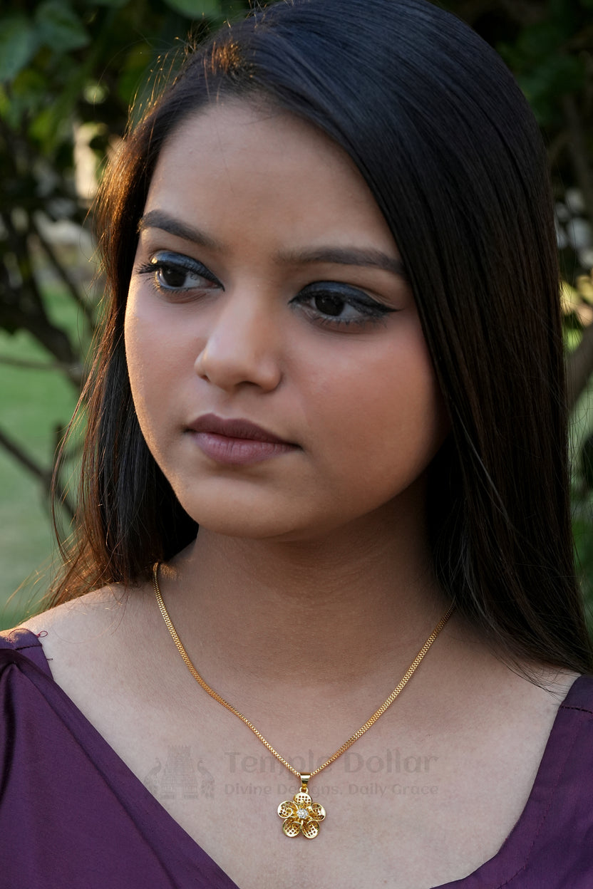 Lattice Floral Gold Pendant