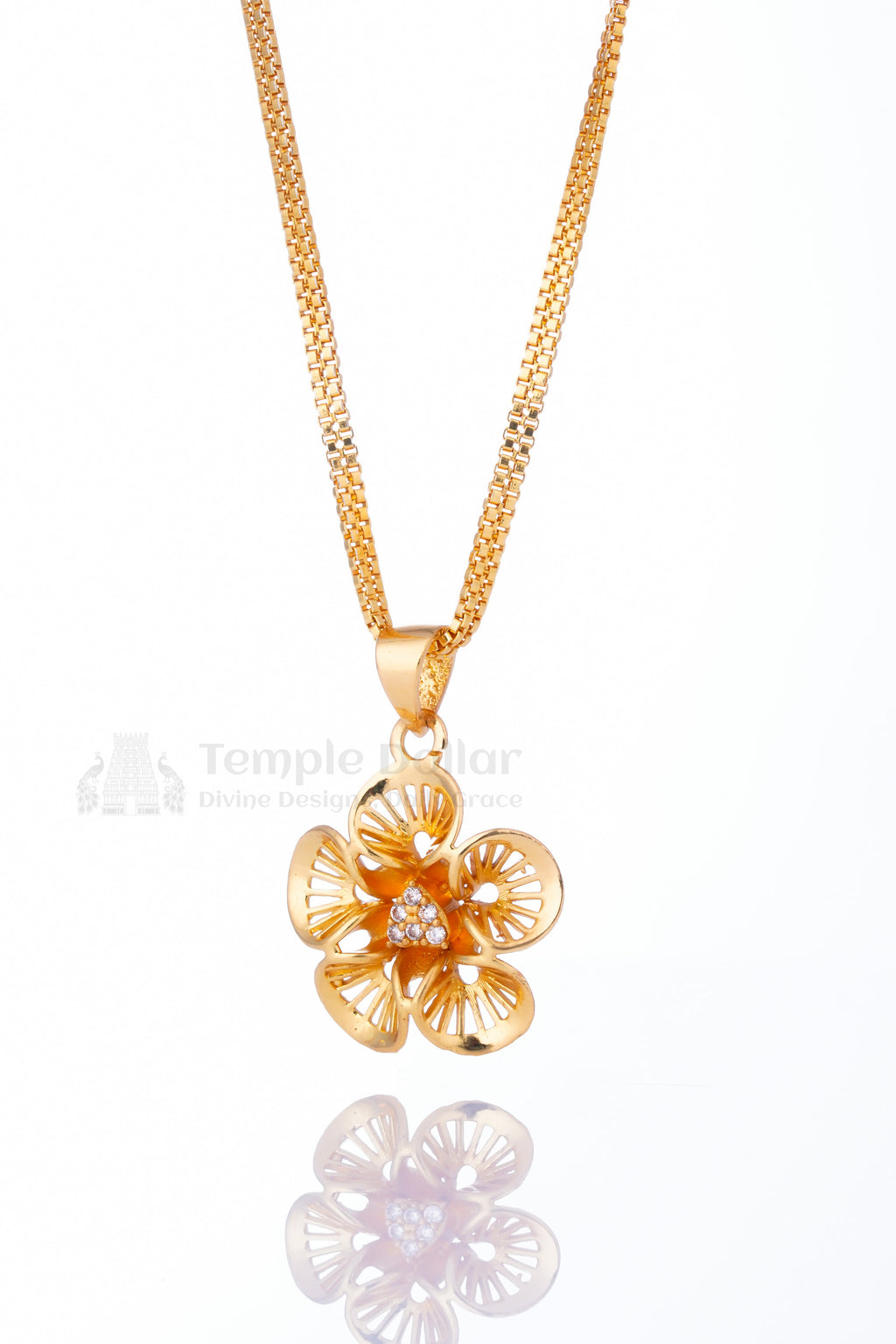 Open Petal Minimal Gold Pendant