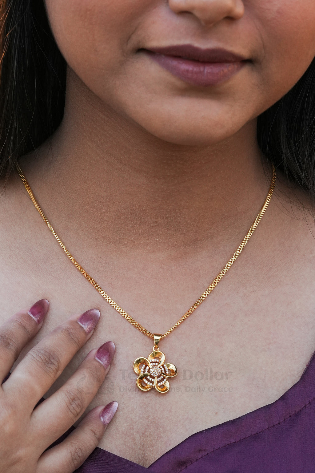 Elegant Swan Crystal Pendant