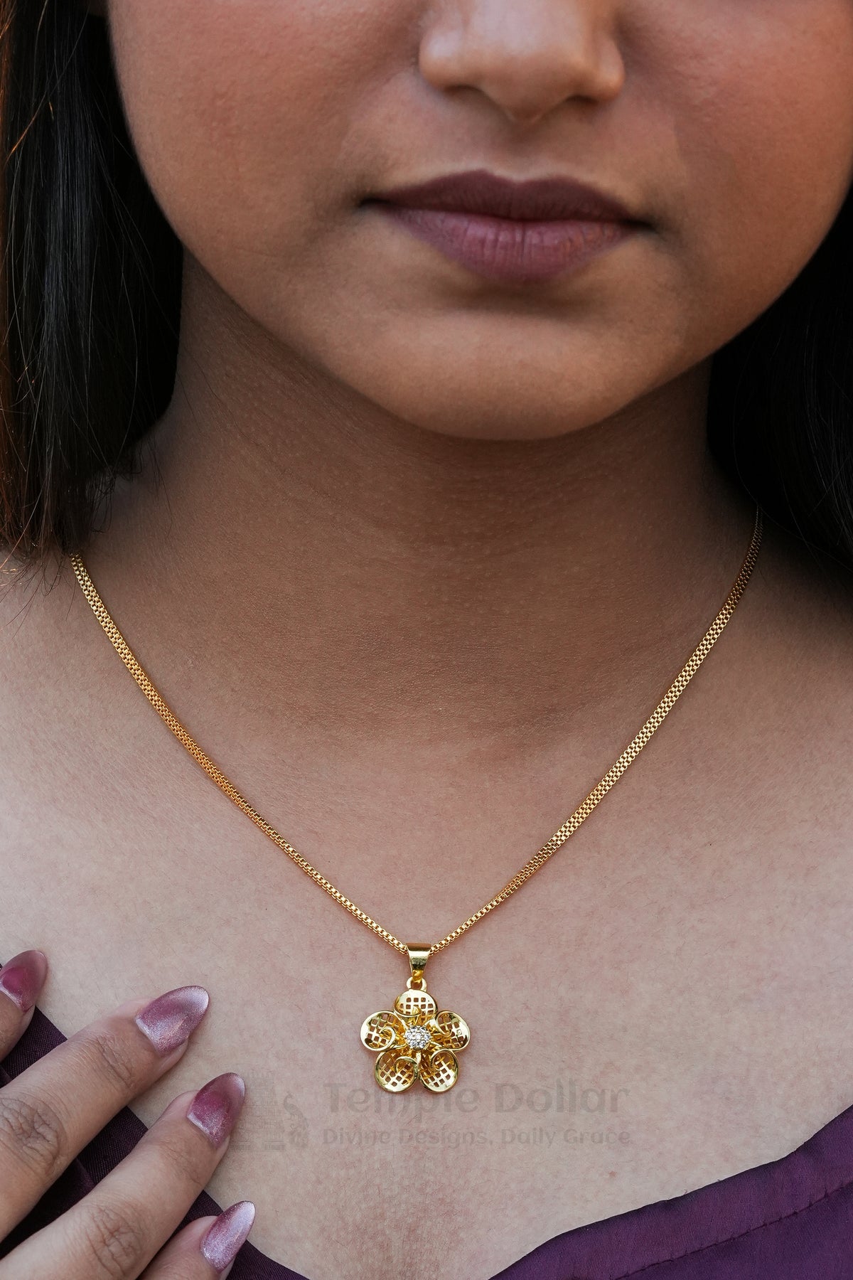 Lattice Floral Gold Pendant
