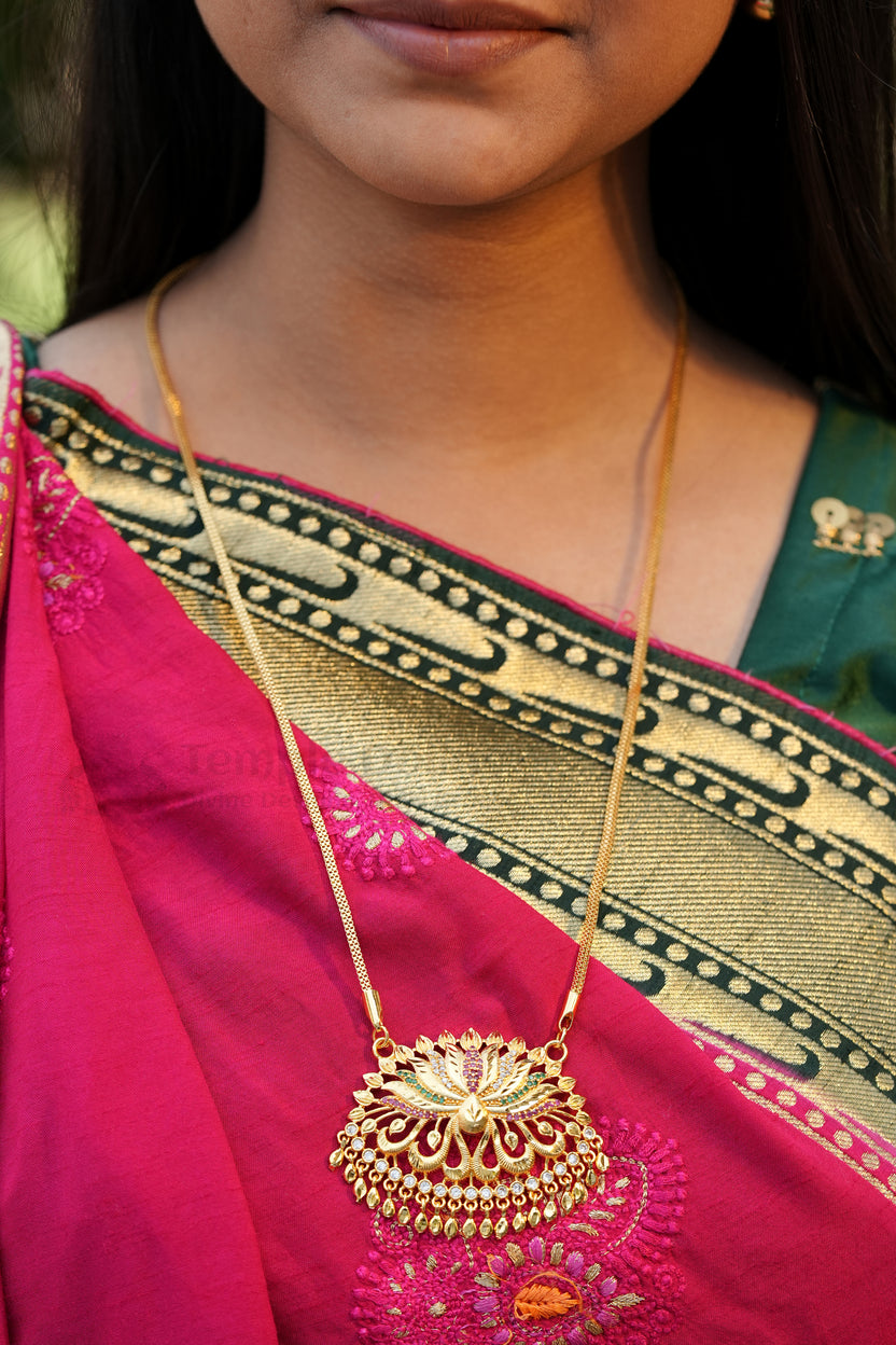 Lotus Paisley Textured Pendant with Mugappu Chain