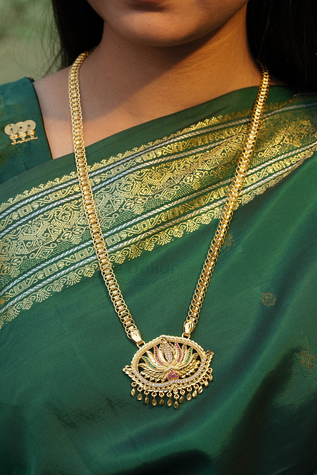 Oval Lotus Pendant with Mugappu Chain