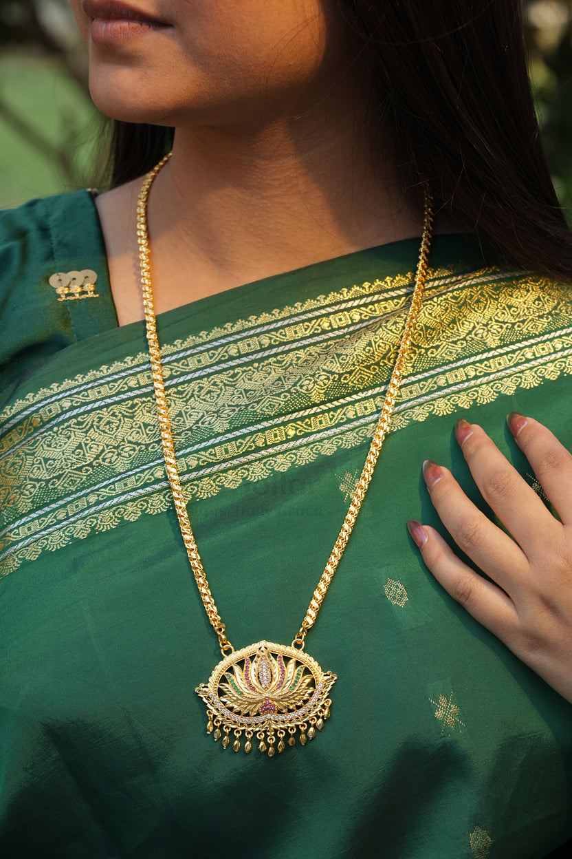 Oval Lotus Pendant with Square Mesh Chain