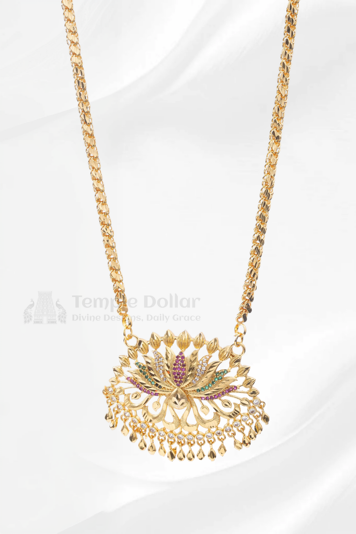 Lotus Paisley Textured Pendant with Square Mesh Chain