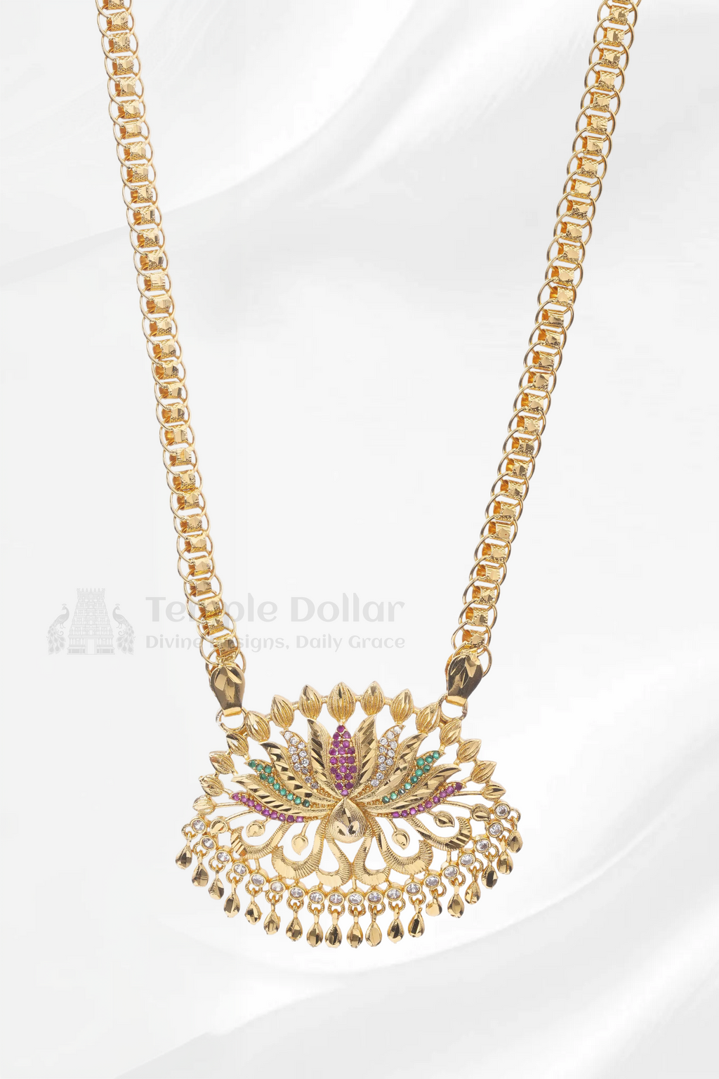 Lotus Paisley Textured Pendant with Fancy Box Chain