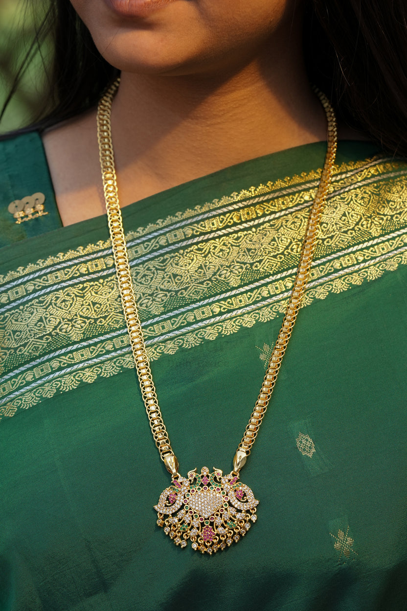 Grand Traditional Motif Pendant with Indo-Italian Box Chain