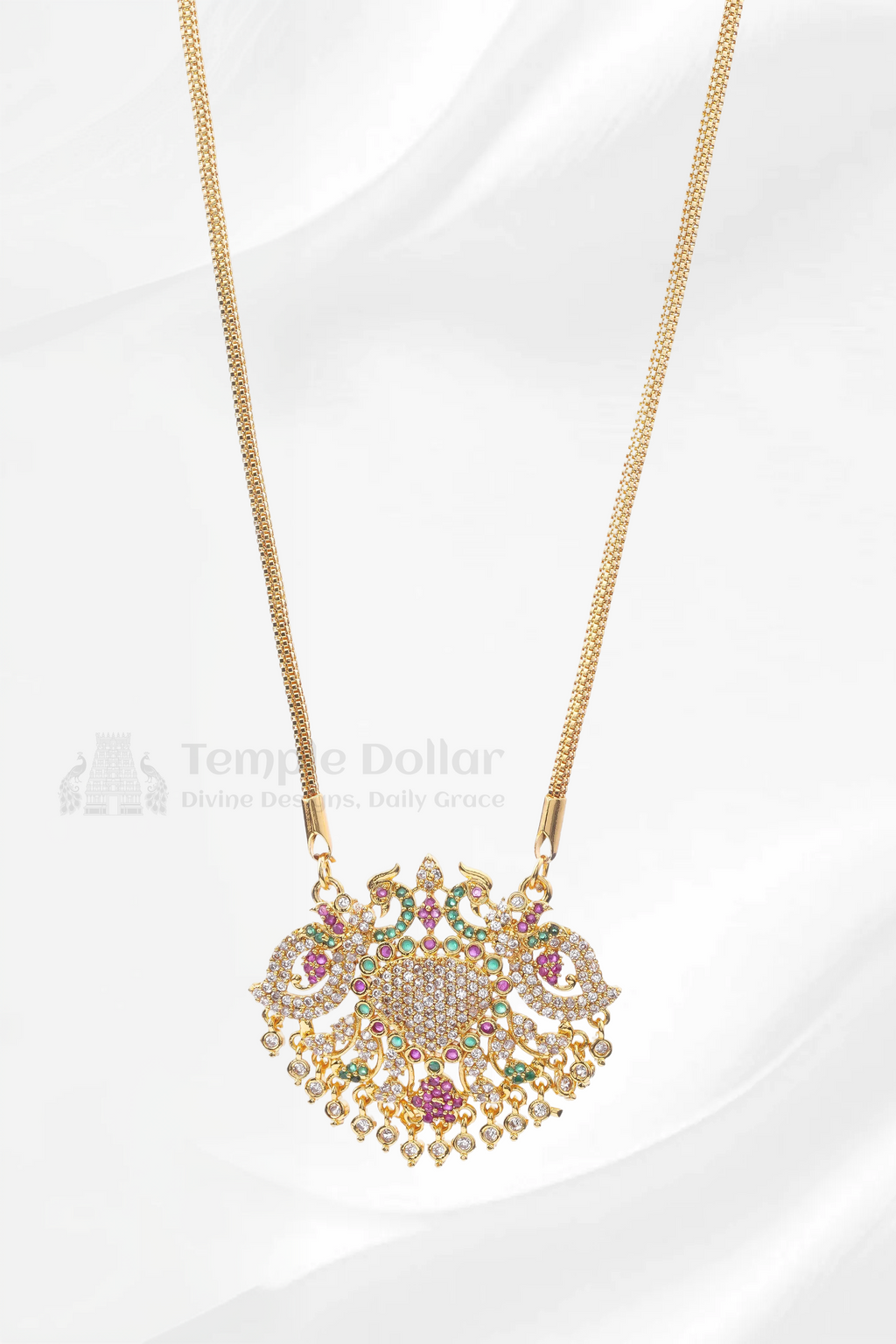 Grand Traditional Motif Pendant with Mugappu Side Accents