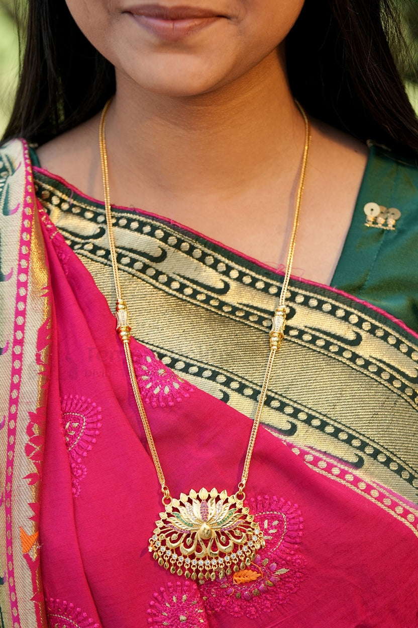 Lotus Paisley Textured Pendant with Twisted Rope Chain