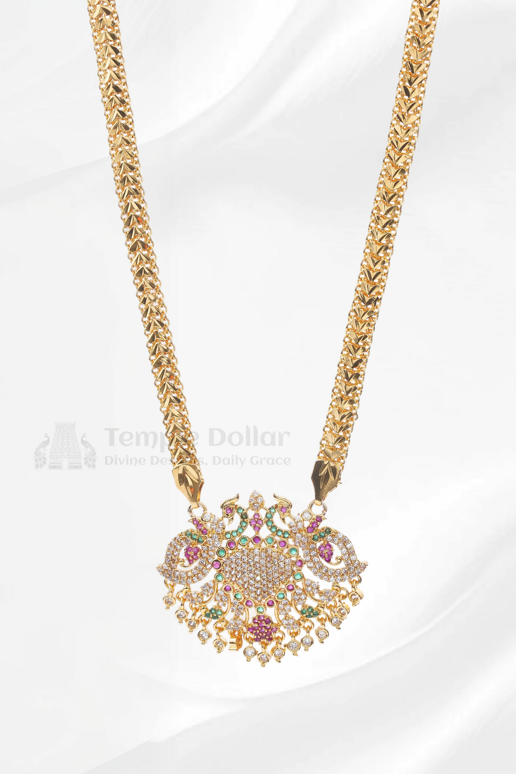 Grand Traditional Motif Pendant with Square Mesh Chain