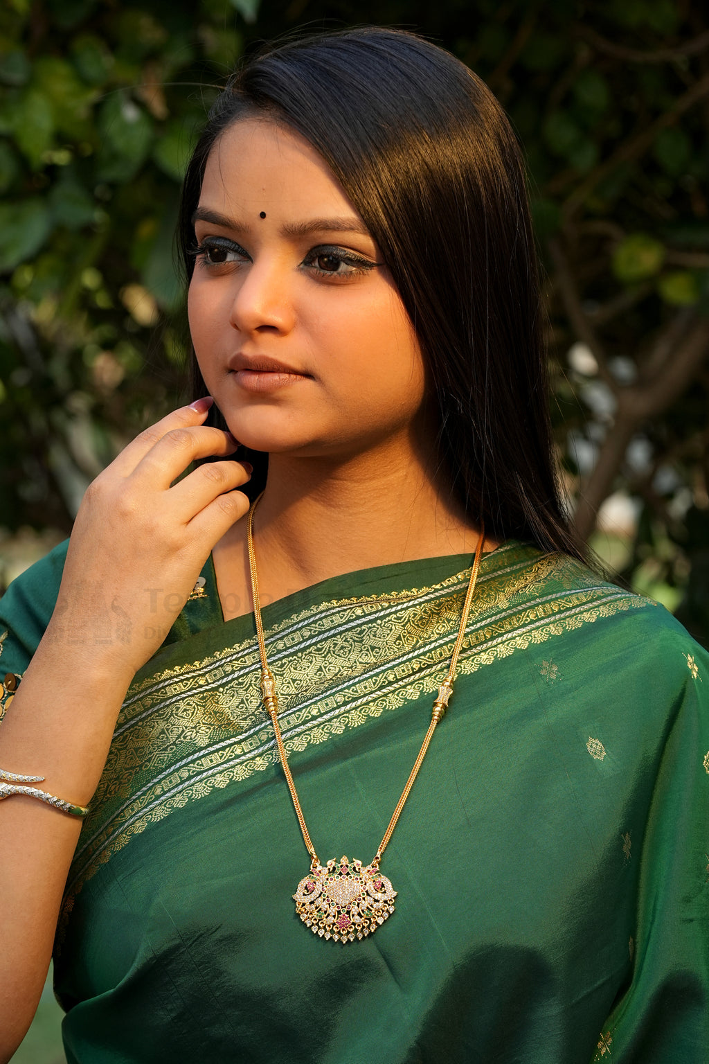 Grand Traditional Motif Pendant with Twisted Rope Chain