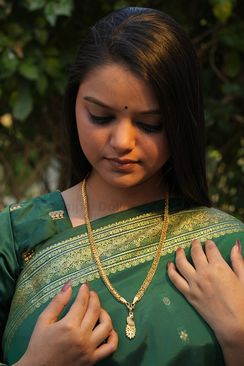 Single Peacock Pendant with Fancy Indo-Italian Box Chain