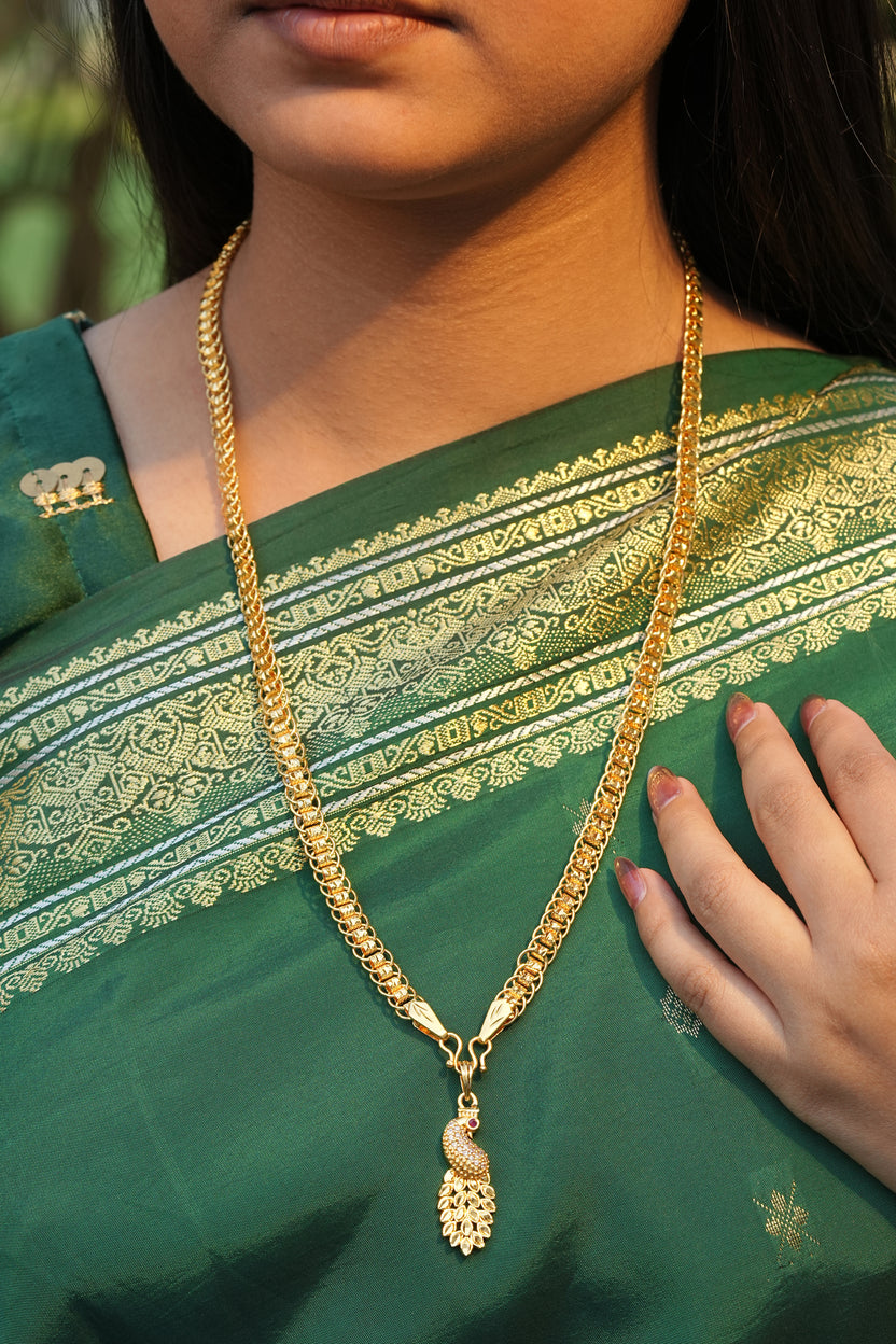 Single Peacock Pendant with Fancy Indo-Italian Box Chain