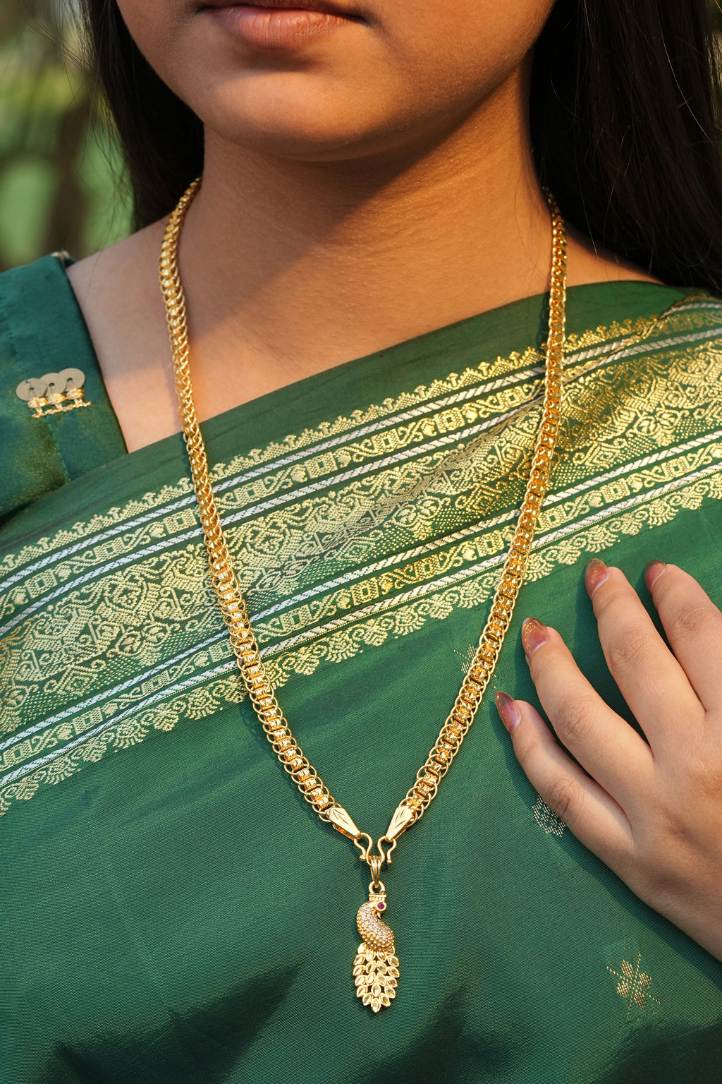 Single Peacock Pendant with Fancy Indo-Italian Box Chain