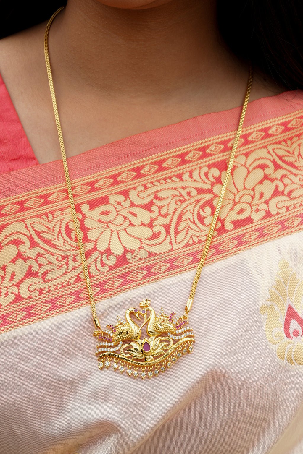 Twin Swan Textured Pendant with Square Mesh Chain