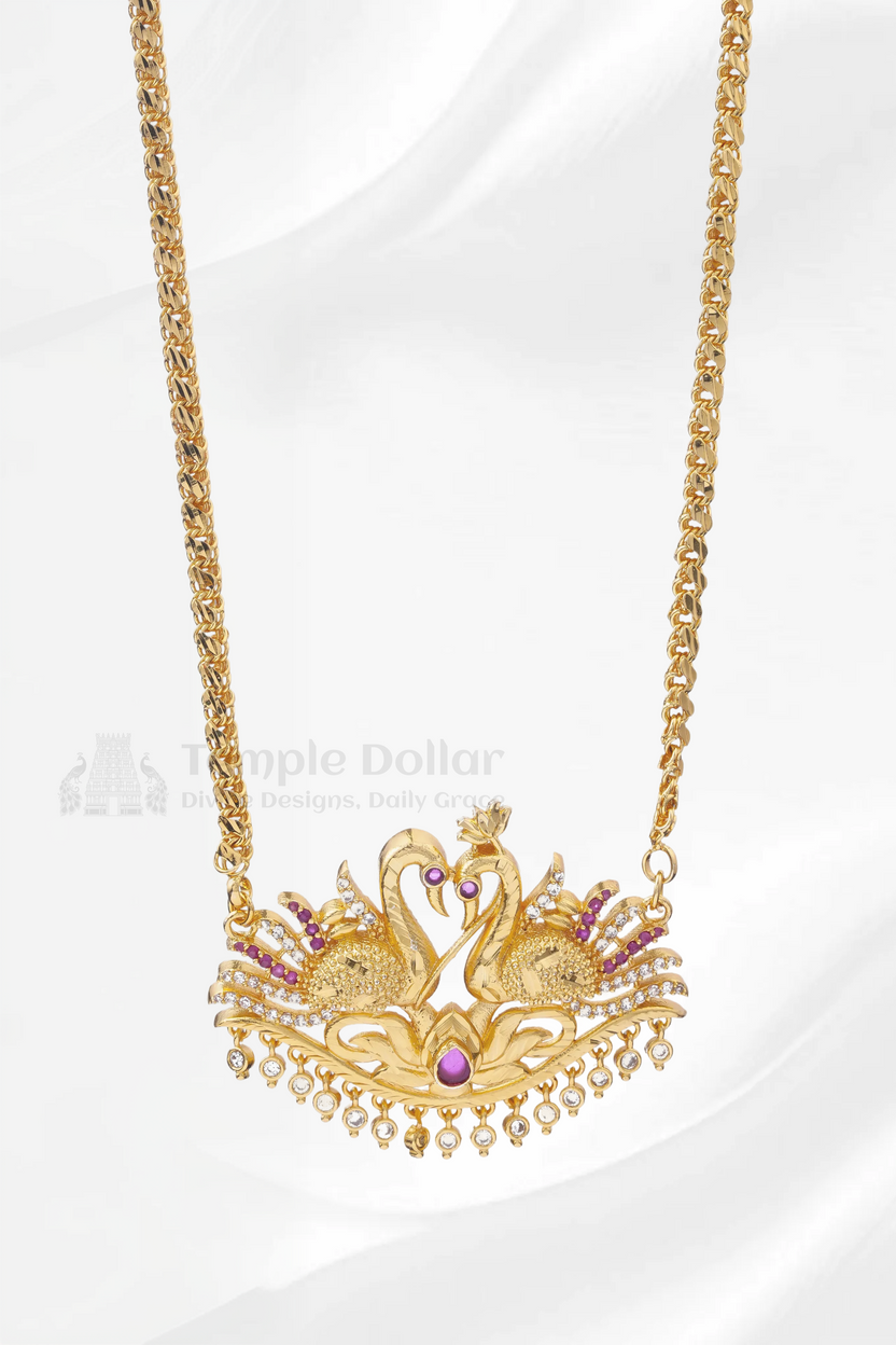 Twin Swan Textured Pendant with Fancy Box Chain