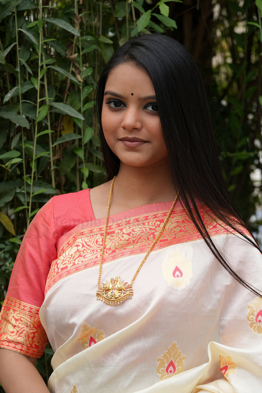 Twin Swan Textured Pendant with Fancy Box Chain