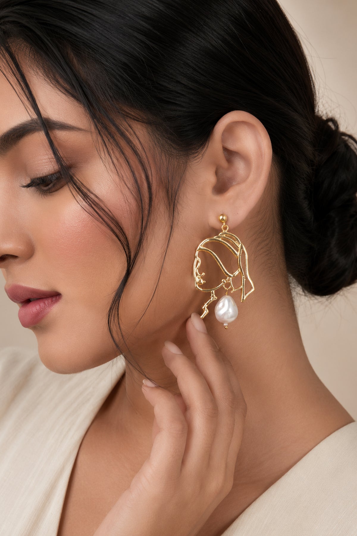 Girl with a Pearl Earring Silhouette Drop Earrings